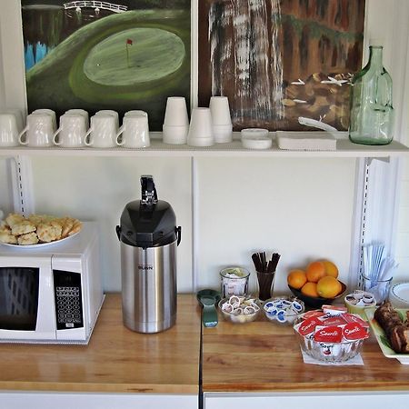 Basinview Motel Smiths Cove Екстериор снимка