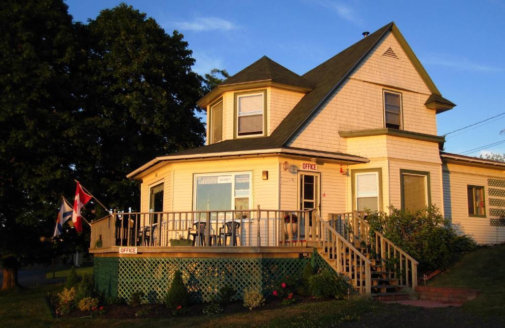 Basinview Motel Smiths Cove Екстериор снимка