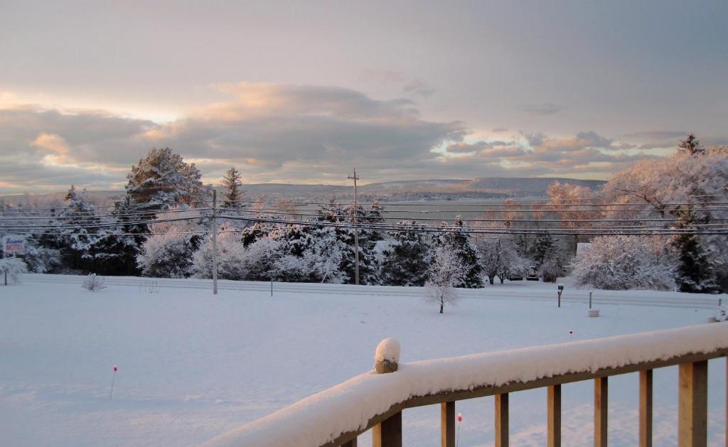 Basinview Motel Smiths Cove Екстериор снимка