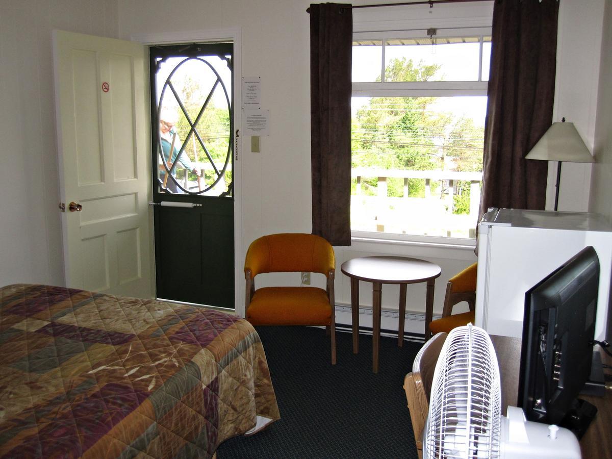 Basinview Motel Smiths Cove Екстериор снимка