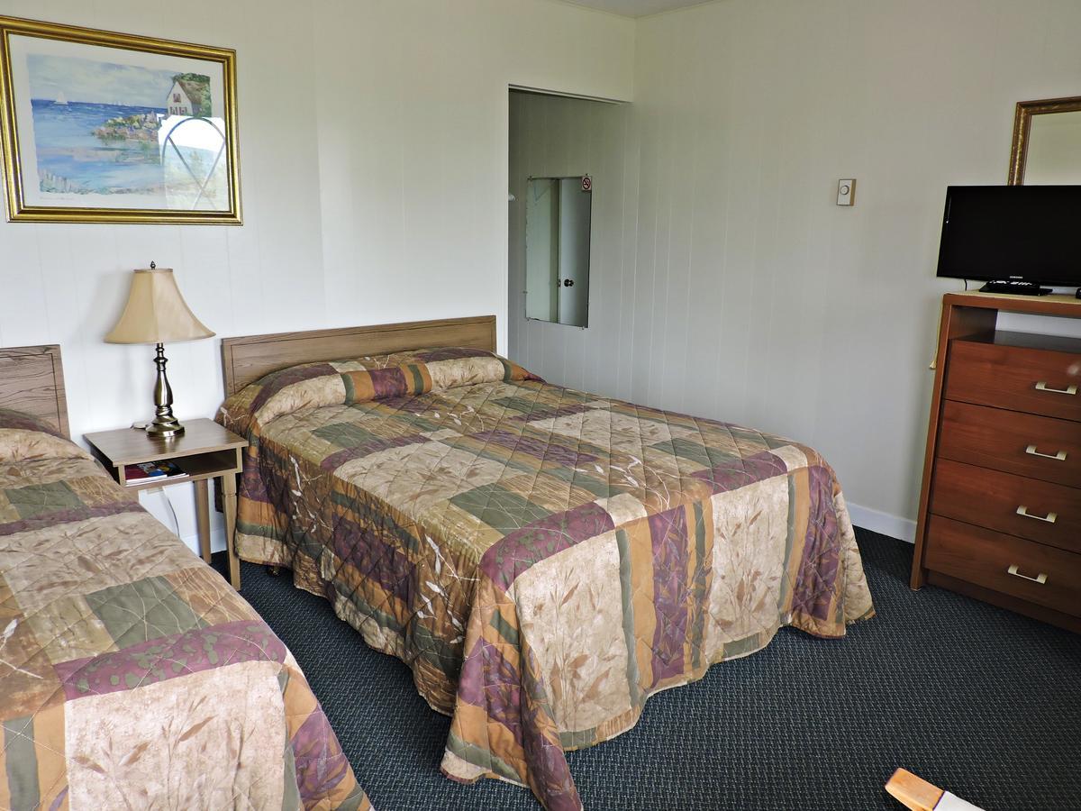 Basinview Motel Smiths Cove Екстериор снимка