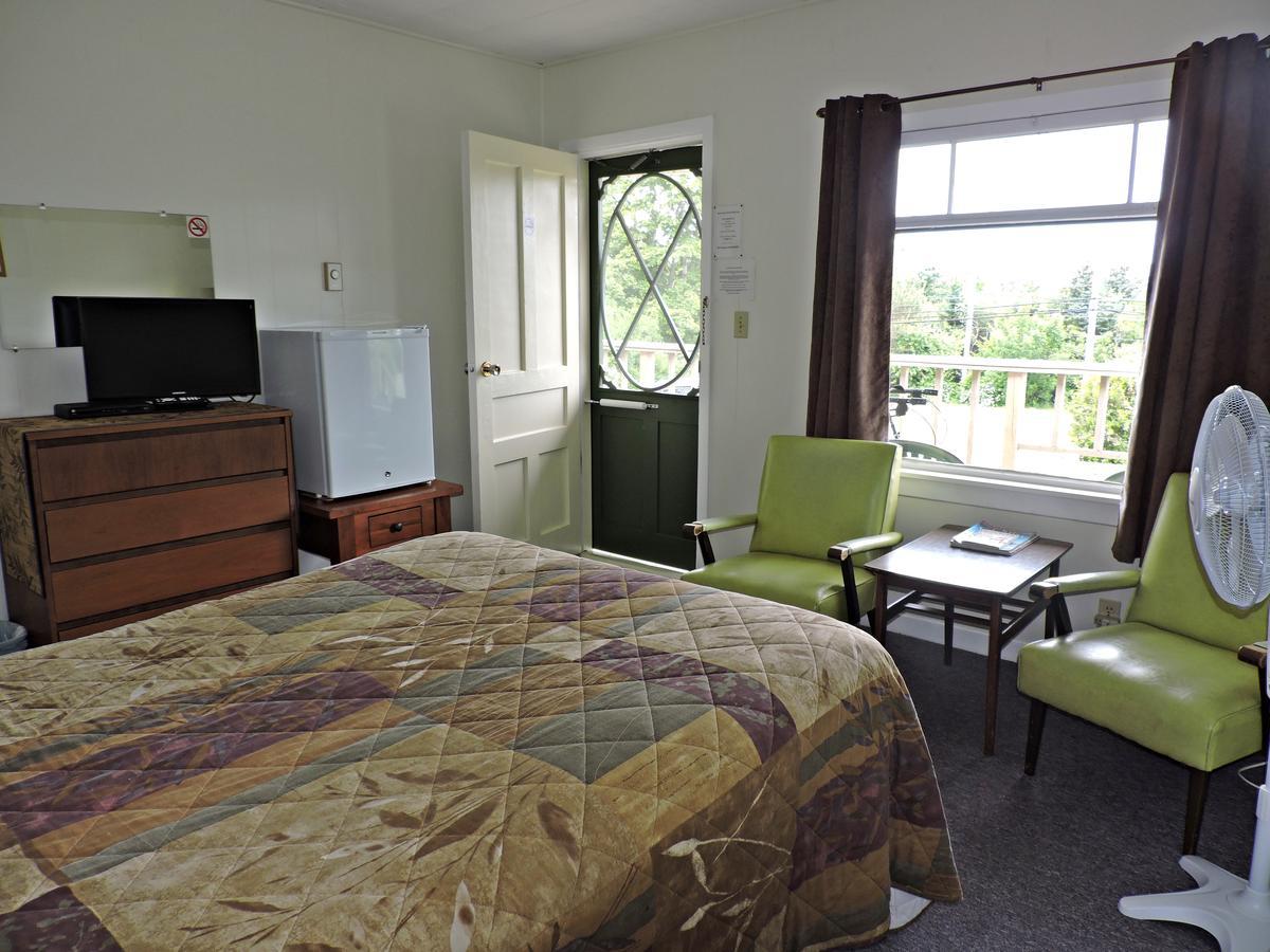 Basinview Motel Smiths Cove Екстериор снимка